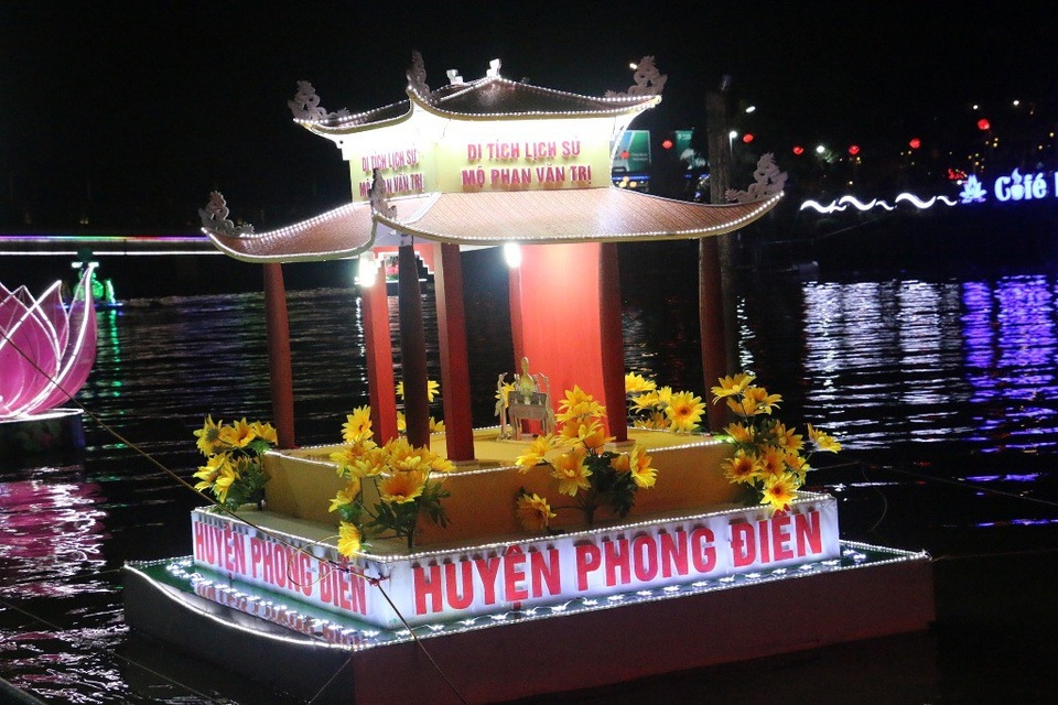 Dập dìu đèn hoa… “trôi” trên sông Cần Thơ - 3 Mô hình của huyện Nông thôn mới Phong Điền