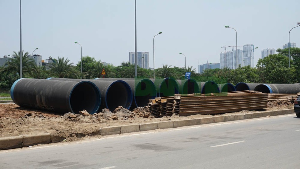 Dự án nước sạch sông Đà số 2: Dùng ống gang dẻo của Ấn Độ, UAE - 7 Đại diện Viwasupco cho biết, hiện đã tập kết đủ ống cho giai đoạn 1 của dự án này.