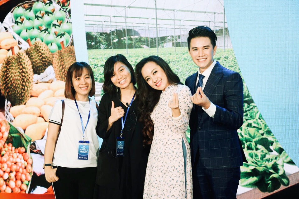 Vũ Mạnh Cường đẹp đôi bên MC Hoài Anh - 3 Vũ Mạnh Cường đẹp đôi bên MC Hoài Anh - 3