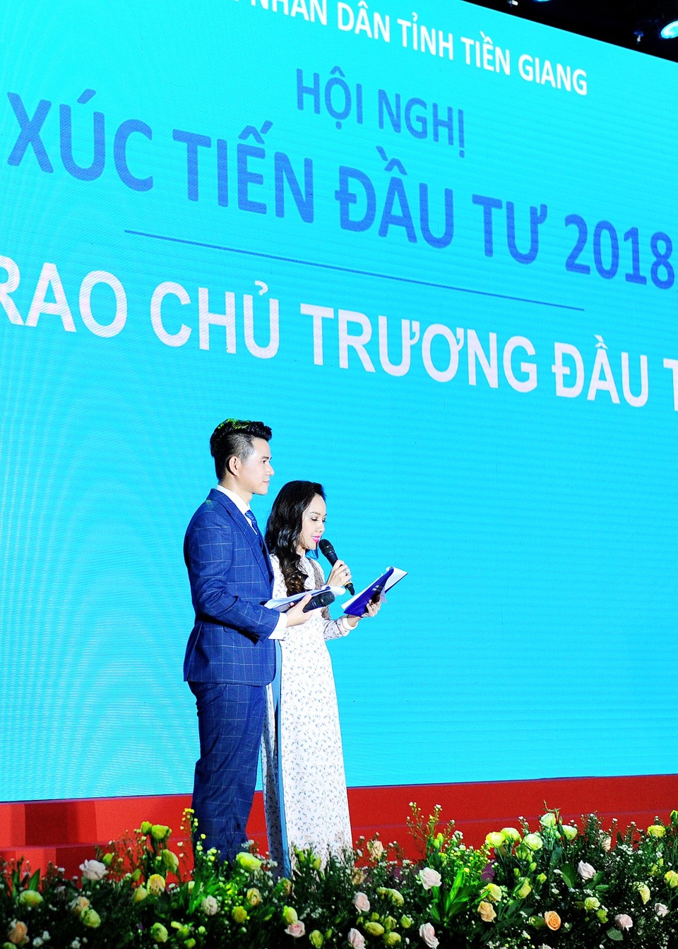 Vũ Mạnh Cường đẹp đôi bên MC Hoài Anh - 4 Vũ Mạnh Cường đẹp đôi bên MC Hoài Anh - 4