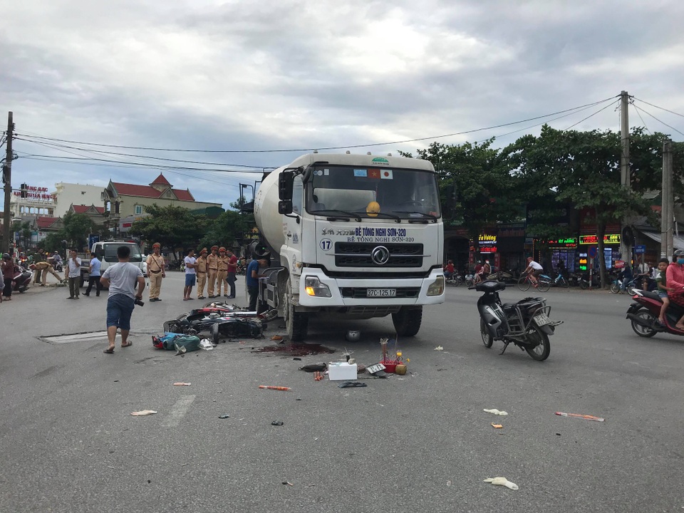 Hiện trường vụ tai nạn khiến người phụ nữ tử vong.