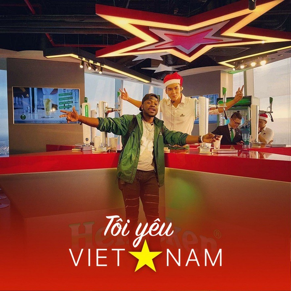 Vì sao người nước ngoài chuộng căn hộ ven Hồ Tây - 1 Cee Jay yêu Việt Nam và quyết định sẽ gắn bó và làm việc lâu dài tại Hà Nội