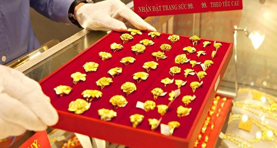Lý giải vì sao “tháng cô hồn” người Việt hay kiêng mua vàng - 1
Người Việt thường kiêng mua vàng trong “tháng cô hồn”. Ảnh minh họa PLO.