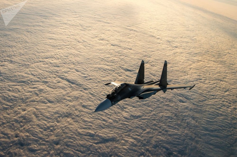 Uy lực dàn khí tài hùng hậu của không quân Nga - 11 Máy bay chiến đấu đa nhiệm Su-30SM trong cuộc diễn tập tại vùng Yeisk.