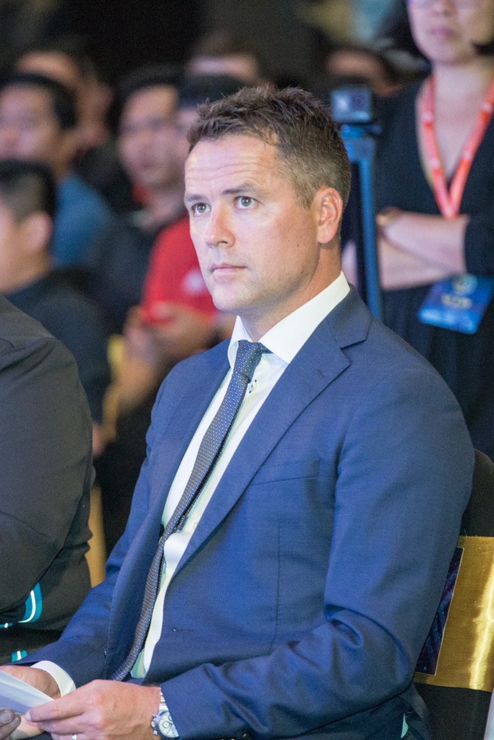 Hoa hậu Đặng Thu Thảo, Chi Nguyễn rạng rỡ đón Michael Owen - 9 Hoa hậu Đặng Thu Thảo, Chi Nguyễn rạng rỡ đón Michael Owen - 9
