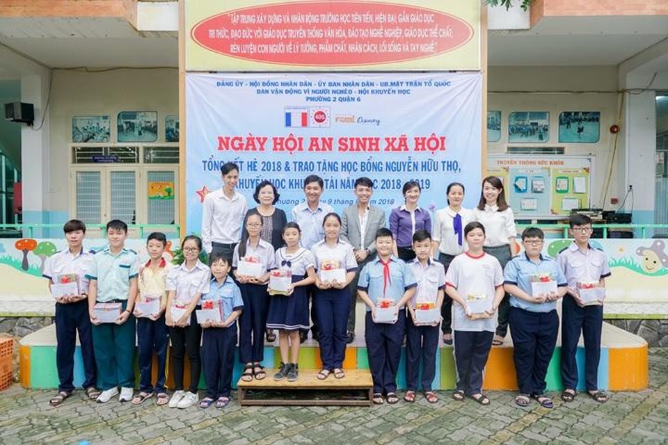 Các phần học bổng giúp các em có thêm nghị lực vươn lên.