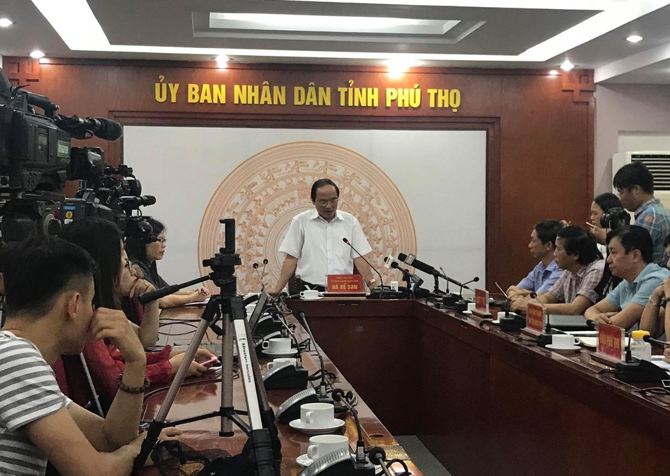 Phát hiện 42 trường hợp mắc HIV ở xã nghi dùng chung kim tiêm tại phòng khám - 1 Ông Hà Thế San cho biết Phú Thọ sẽ phối hợp để cùng Bộ Y tế điều tra dịch tễ, tìm hiểu các ca nhiễm HIV trên địa bàn xã Kim Thượng.