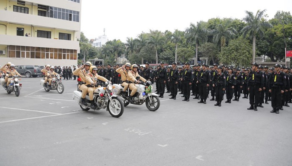 Tinh gọn bộ máy: Việc khó, quyết tâm phải cao - 2
Lực lượng Công an TP Hà Nội trong một đợt ra quân. Ảnh: Hải Linh