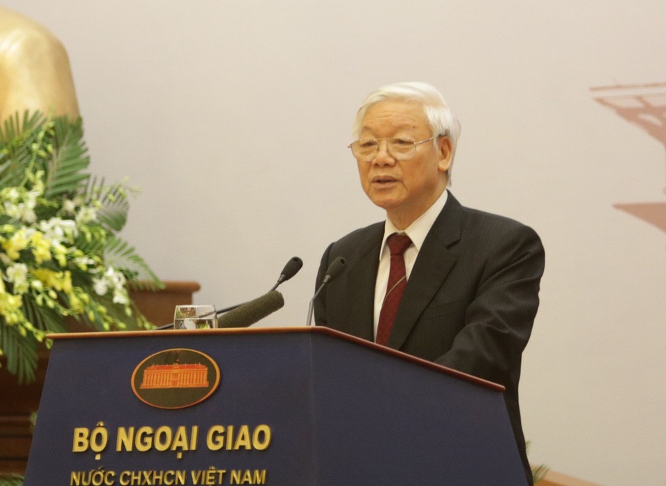 Tổng Bí thư: “Bảo vệ lợi ích quốc gia - dân tộc và tôn trọng luật pháp quốc tế” - 1 Tổng Bí thư Nguyễn Phú Trọng chỉ đạo tại Hội nghị Ngoại giao lần thứ 30 (ảnh: Hữu Nghị)