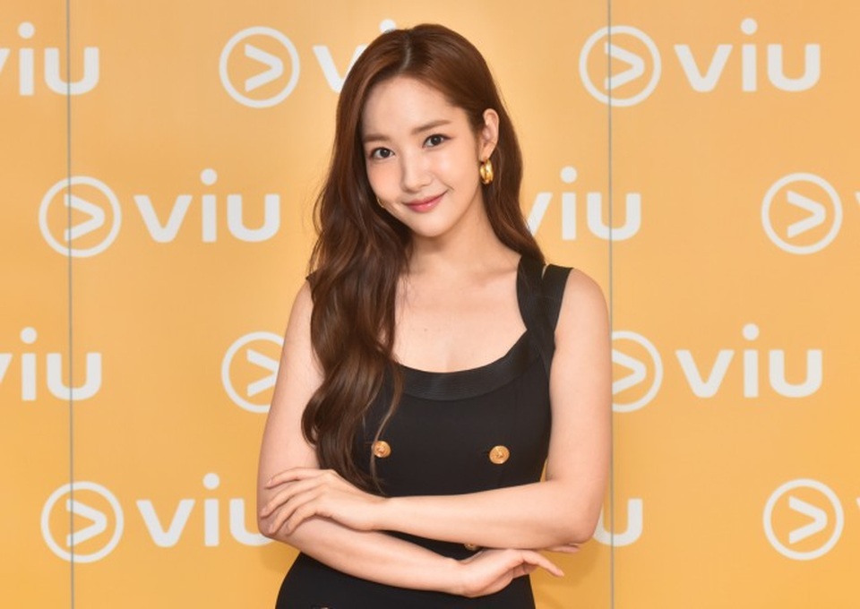 “Tôi sẽ vẫn diễn xuất trong vòng 10 năm tới. Khi tôi mới bắt đầu bước chân vào lĩnh vực diễn xuất hồi năm 2005, tôi không nghĩ mình lại có thể tồn tại được lâu như vậy trong giới diễn viên. Sau này, kể cả khi đã kết hôn và sinh con, tôi sẽ vẫn tiếp tục diễn xuất”.