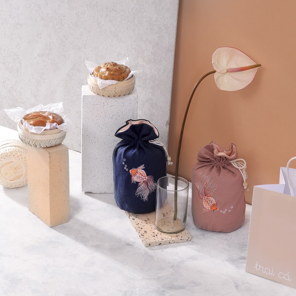 Độc lạ, sang chảnh với bánh trung thu cá vàng vỏ mây tre đan - 1