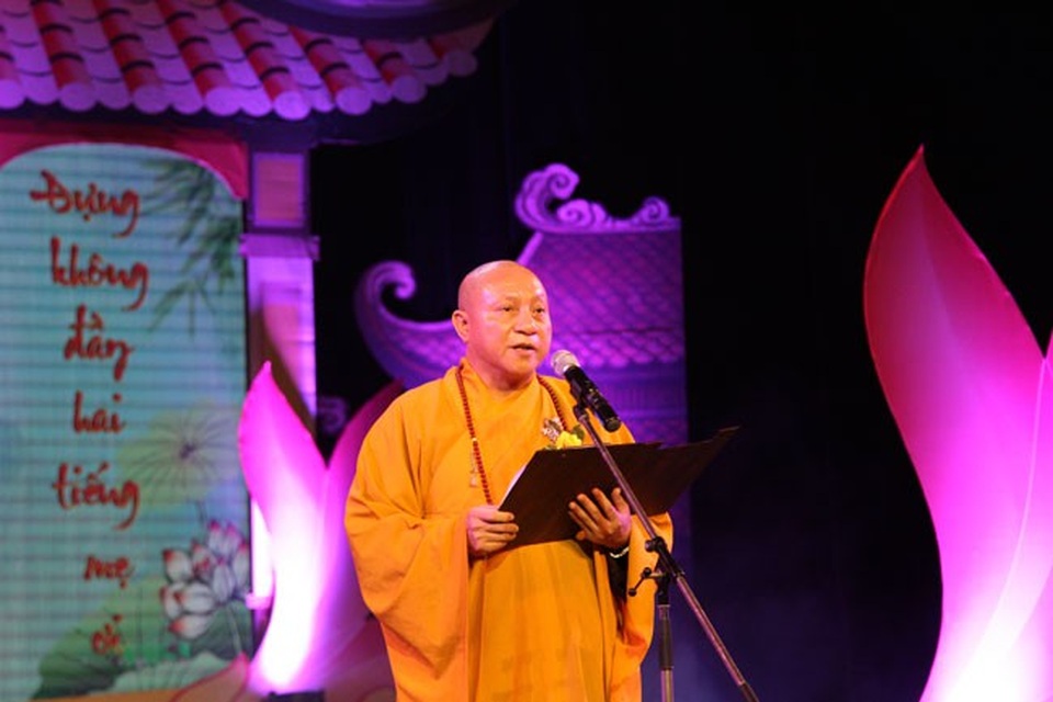 Chàng nhạc sĩ bại não bẩm sinh tham gia trong đêm nhạc Vu Lan - 1 Hòa thượng Thích Gia Quang.
