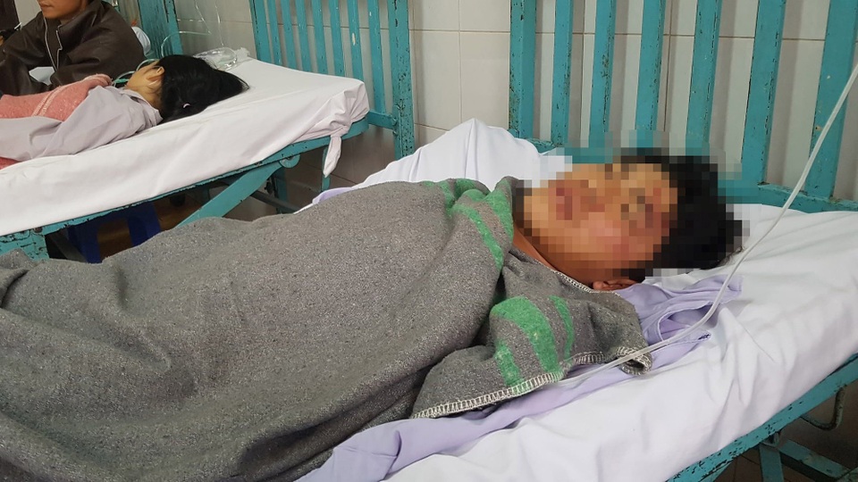 Nhóm côn đồ truy sát bệnh nhân trước cổng bệnh viện - 1 Nạn nhân T. đang được điều trị tại bệnh viện