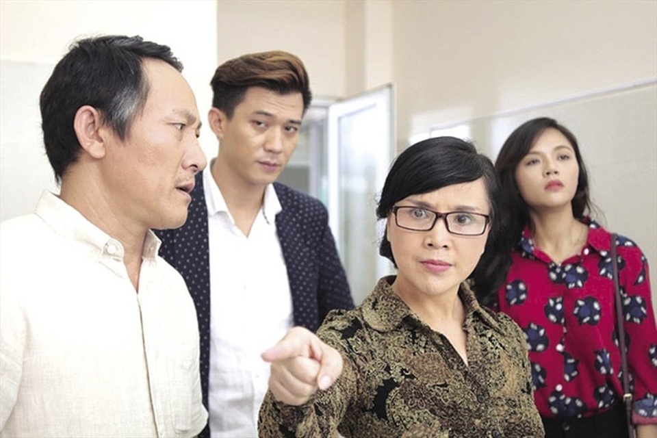 Phim Việt đang biến hình tượng mẹ chồng - mẹ vợ ngày càng tồi tệ? - 2 NSND Lan Hương vào vai mẹ chồng tàn nhẫn trong Ngược chiều nước mắt.