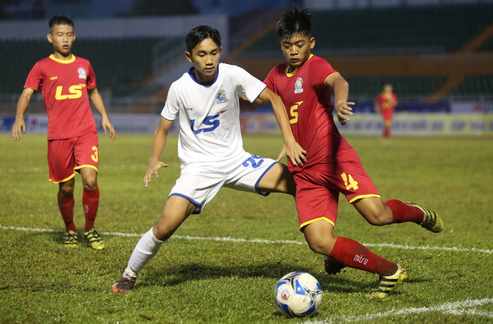 Chủ nhà Sài Gòn FC thắng trận đầu tiên tại giải U15 quốc gia 2018 - 1 Sài Gòn FC có chiến thắng đầu tiên tại giải U15 quốc gia năm nay