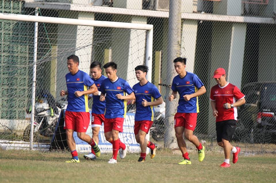 Olympic Việt Nam hào hứng "luyện công", sẵn sàng đấu Nepal - 8
Anh Đức, Quang Hải, Văn Quyết, Công Phượng, Văn Hậu nhiều khả năng sẽ đá chính ở trận đấu tiếp theo