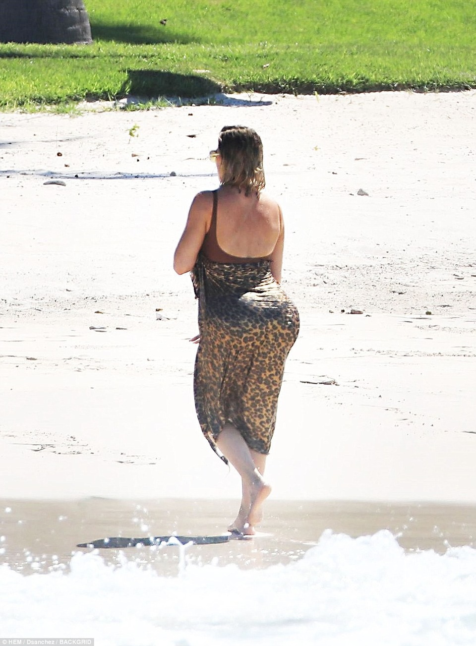 Choáng váng với vòng ba ngoại cỡ của Khloe Kardashian - 5
Em cô Kim đi nghỉ mát cùng bạn trai trẻ Tristan Thomspon