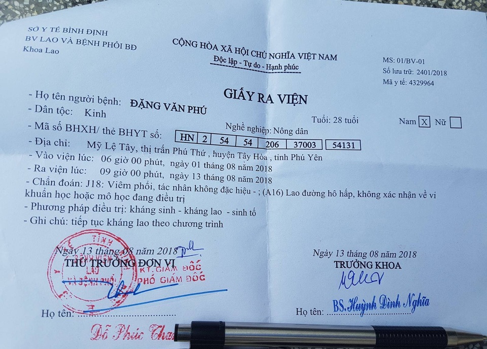 Thương cha già bán hết tài sản vẫn không đủ tiền để cứu con trai - 2 Giấy xuất viện của Bệnh viện lao phổi Bình Định