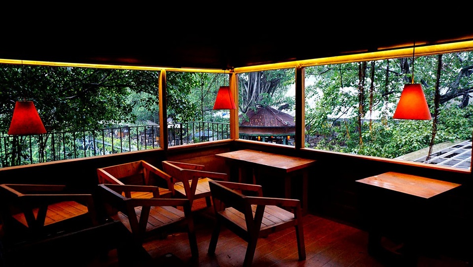 Độc đáo quán cà phê cheo leo trên cây ở Sài Gòn - 8 Không gian khá nhỏ, mỗi lần chỉ đủ chỗ cho 10-15 khách.