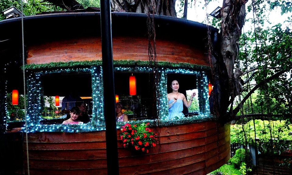 Độc đáo quán cà phê cheo leo trên cây ở Sài Gòn - 16 Độc đáo quán cà phê cheo leo trên cây ở Sài Gòn - 16
