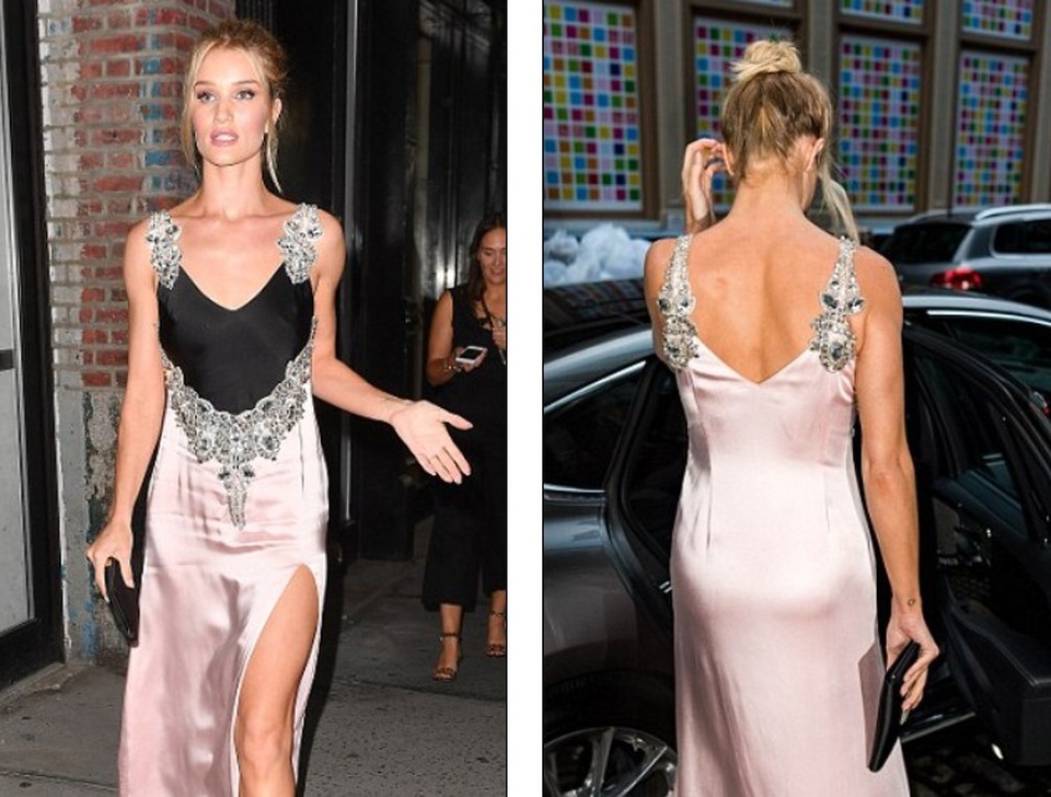 
Siêu mẫu 31 tuổi diện bộ váy lụa mỏng manh và quyến rũ
