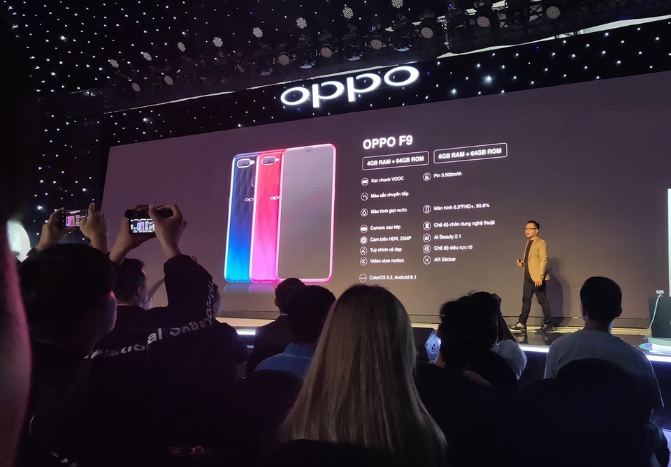 Oppo F9 có công nghệ sạc pin nhanh ra mắt tại Việt Nam, giá 7,69 triệu đồng - 1 Oppo F9 có công nghệ sạc pin nhanh ra mắt tại Việt Nam, giá 7,69 triệu đồng - 1