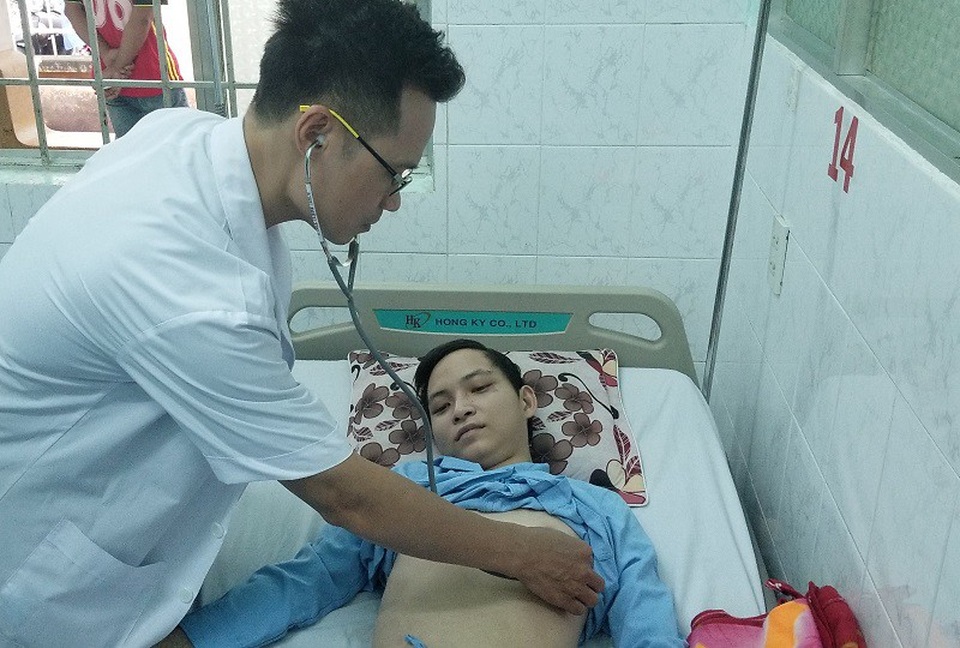 Máy lọc máu "vượt" 500km cứu tân binh nhiễm não mô cầu - 1 Được điều động máy lọc máu kịp thời, nam bệnh nhân may mắn qua cơn nguy kịch