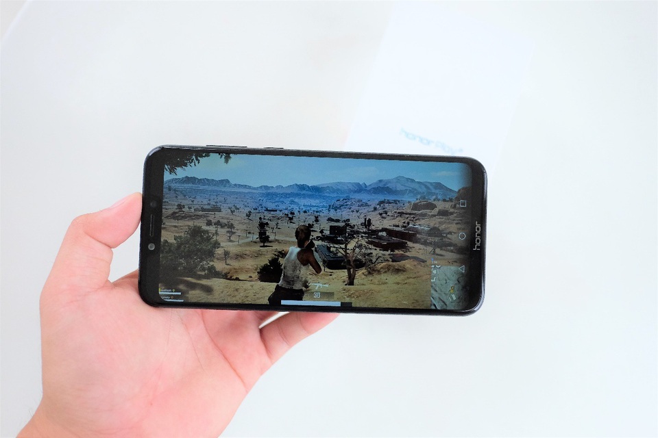 Cộng đồng game thủ Việt hào hứng với smartphone chơi game có AI – Honor Play - 2 GPU Turbo giúp tăng 60% hiệu suất xử lý đồ họa nhưng giảm 30% tiêu thụ điện năng từ vi xử lý