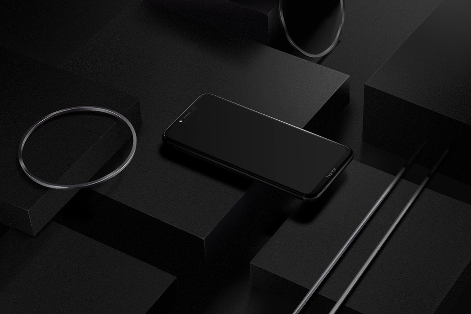 Cộng đồng game thủ Việt hào hứng với smartphone chơi game có AI – Honor Play - 3 Honor Play có màn hình IPS LCD 6.3 inch, tỷ lệ khung hình 19,5: 9 với độ phân giải FullView, máy vẫn có phần tai thỏ tương tự như Honor 10. Đồng thời, phần viền màn hình được làm mỏng đáng kể.