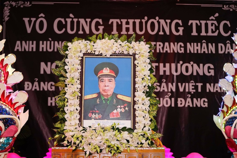 Vĩnh biệt Thiếu tá tình báo 6 lần bị địch cưa chân - 1 Sự ra đi của Anh hùng lực lượng vũ trang Nguyễn Văn Thương là niềm tiếc thương vô hạn của gia đình, bạn bè, đồng đội...