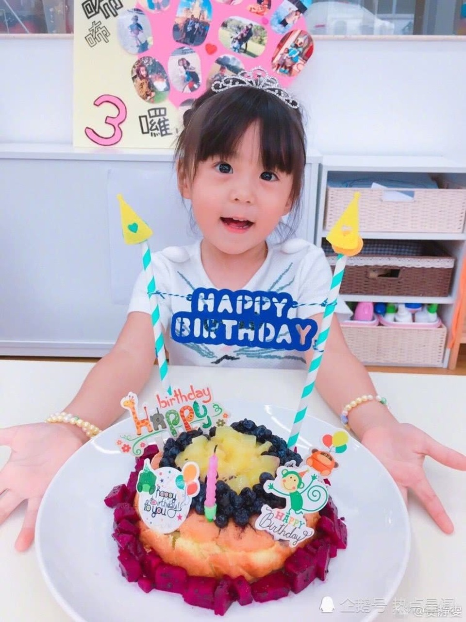 Hạnh phúc viên mãn của người đẹp “hai lần đò” Giả Tịnh Văn - 6
Con gái thứ hai của Giả Tịnh Văn sở hữu nhiều nét đẹp giống mẹ.
