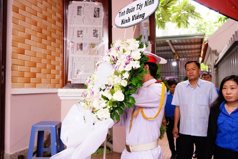 Vĩnh biệt Thiếu tá tình báo 6 lần bị địch cưa chân - 6 Đoàn Tỉnh Đoàn Tây Ninh viếng đám tang cựu chiến sĩ tình báo Nguyễn Văn Thương - người con anh hùng của quê hương Tây Ninh