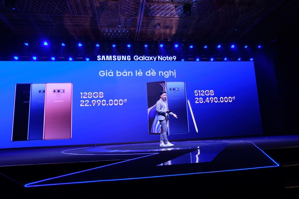 Galaxy Note9 chính hãng lên kệ, giá bán thấp hơn dự kiến - 1
Galaxy Note9 có giá từ 22,9 triệu đồng