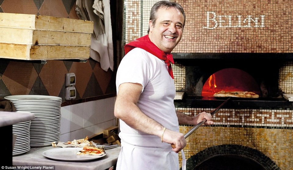 Pizza margherita ăn ở thành phố Naples (Ý) đứng ở vị trí thứ 9.