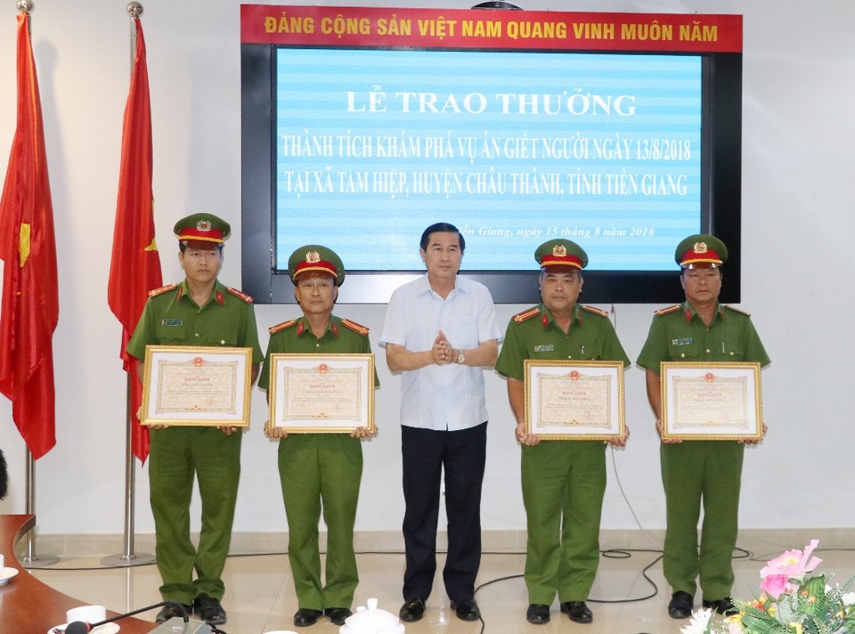 Khen thưởng lực lượng phá án nhanh vụ con rể thảm sát gia đình vợ - 1 Các tập thể được nhận bằng khen