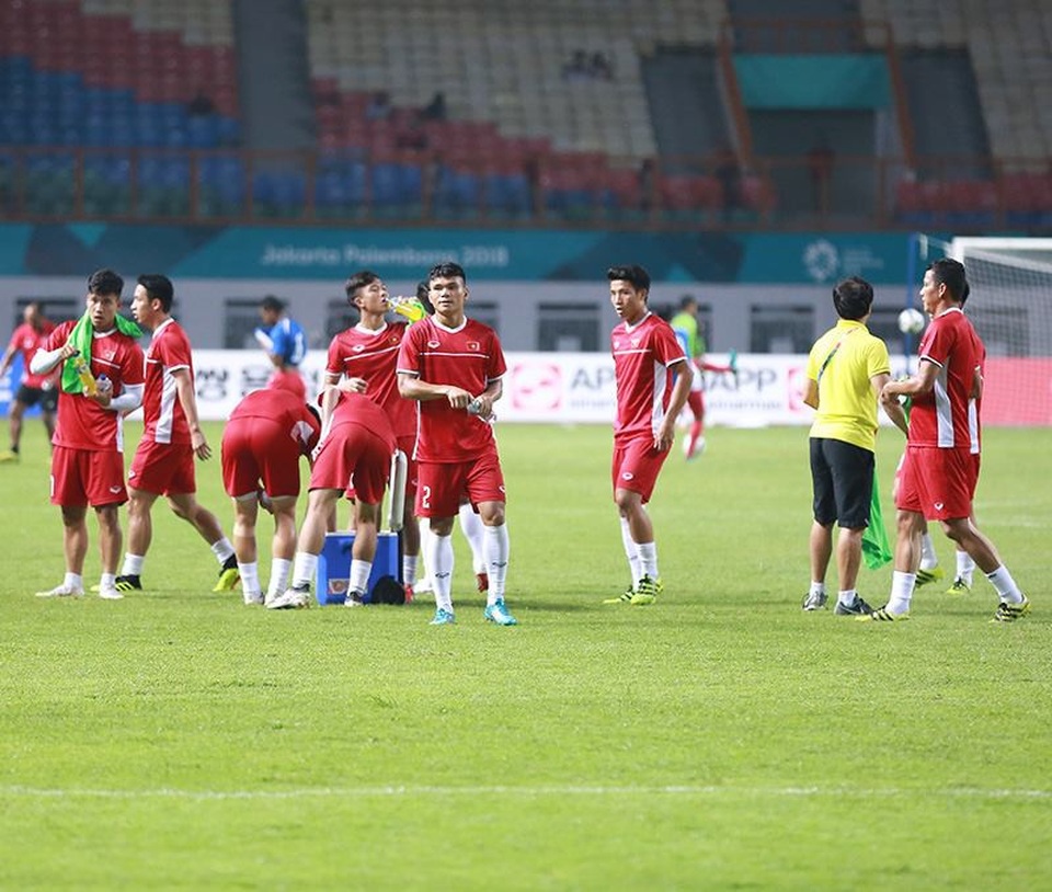 Olympic Việt Nam 2-0 Olympic Nepal: Văn Đức, Anh Đức tỏa sáng - 15
Các cầu thủ Olympic Việt Nam đã sẵn sàng cho cuộc đấu với Nepal