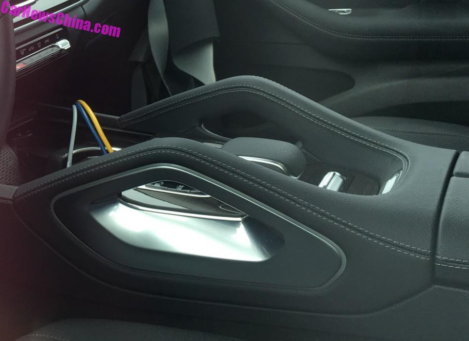 Hé lộ hình ảnh nội thất Mercedes-Benz GLE thế hệ mới - 4 Hé lộ hình ảnh nội thất Mercedes-Benz GLE thế hệ mới - 4