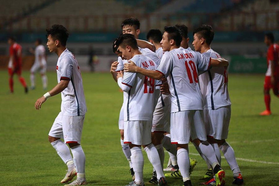Olympic Việt Nam 2-0 Olympic Nepal: Văn Đức, Anh Đức tỏa sáng - 9 Olympic Việt Nam 2-0 Olympic Nepal: Văn Đức, Anh Đức tỏa sáng - 9