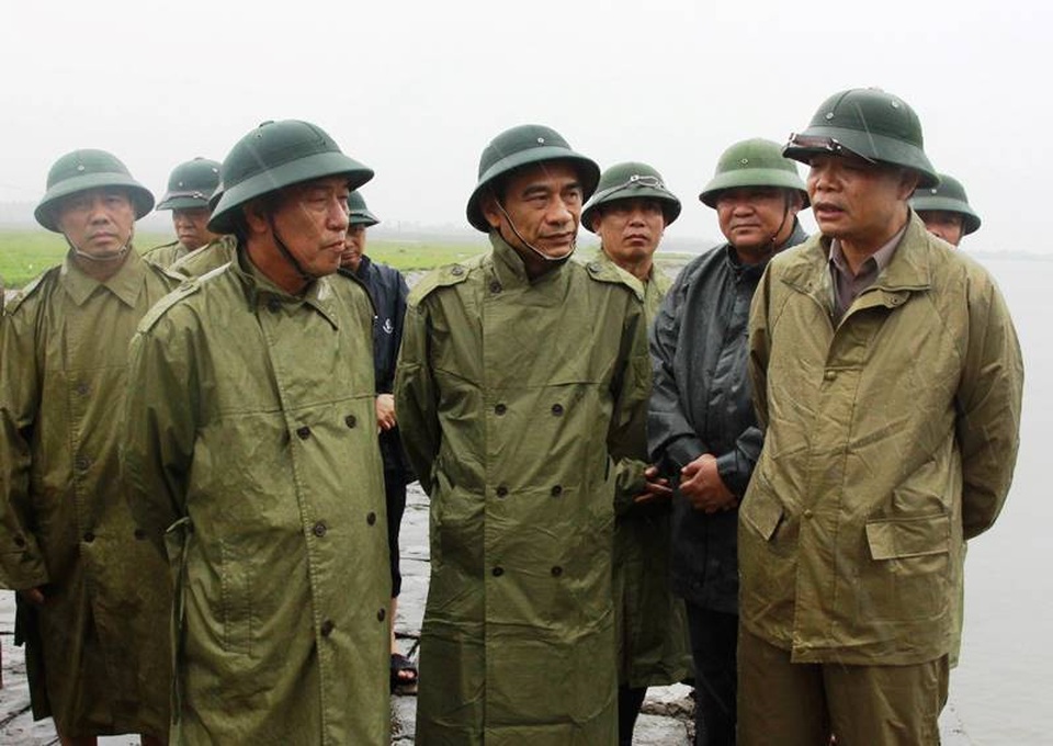 Bộ trưởng Nguyễn Xuân Cường kiểm tra công tác phòng chống bão số 4 - 1 Bộ trưởng Nguyễn Xuân Cường kiểm tra công tác phòng chống bão số 4 tại Thái Bình