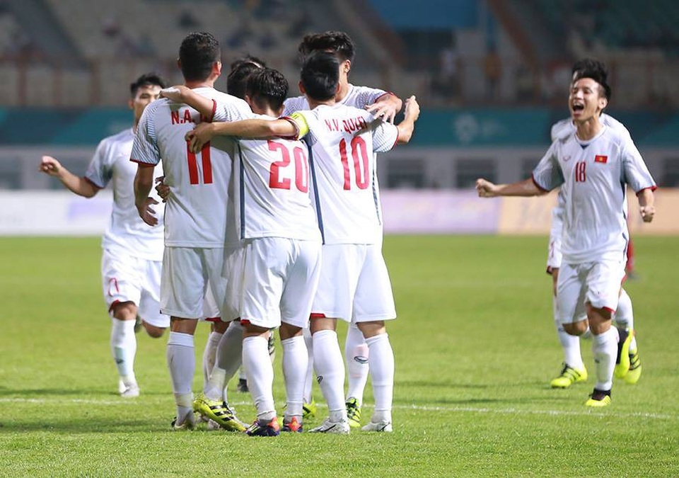 Olympic Việt Nam 2-0 Olympic Nepal: Văn Đức, Anh Đức tỏa sáng - 1
Niềm vui của Olympic Việt Nam sau khi vào vòng 1/8 môn bóng đá nam Asiad 2018