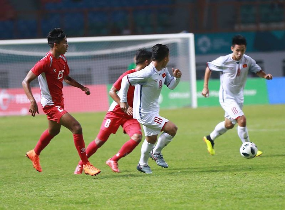 Olympic Việt Nam 2-0 Olympic Nepal: Văn Đức, Anh Đức tỏa sáng - 6
Olympic Việt Nam đã có thế trận áp đảo ở hiệp 1