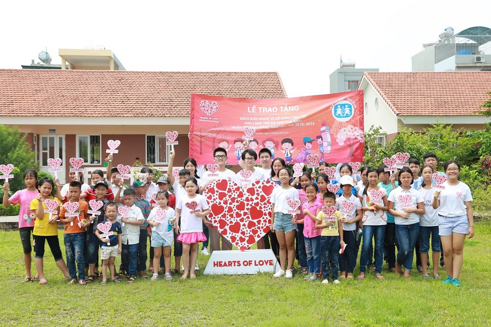Những trái tim yêu thương và hành trình tiếp sức đến trường - 2 Những trái tim yêu thương và hành trình tiếp sức đến trường - 2