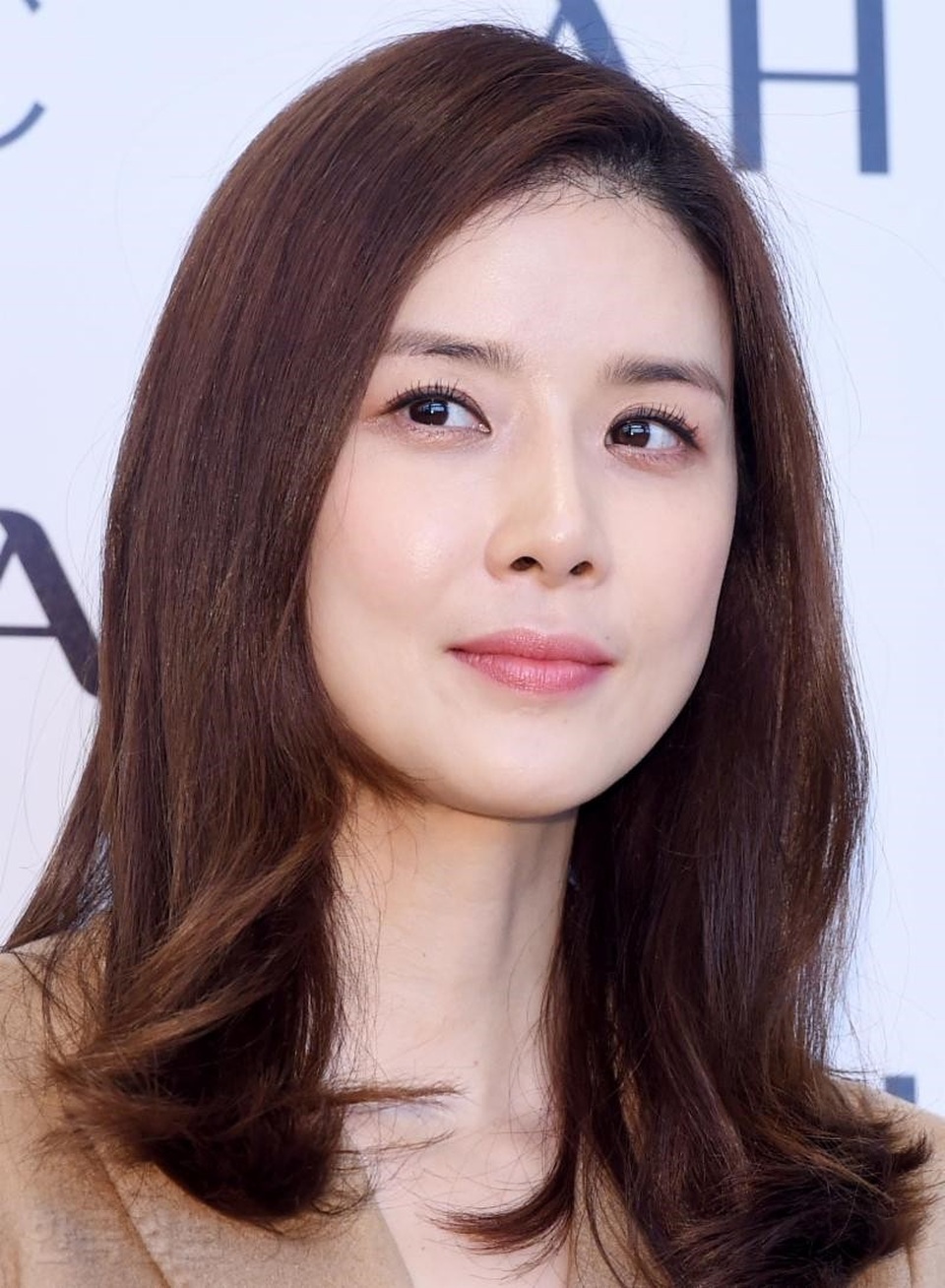 Cựu hoa hậu Hàn Quốc Lee Bo Young mang bầu lần hai - 7
Ngoài thời gian cho gia đình, Lee Bo Young tham gia đóng phim, tham dự sự kiện và các hoạt động xã hội có ý nghĩa.