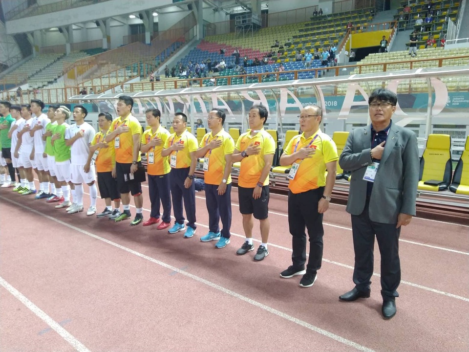 Olympic Việt Nam 2-0 Olympic Nepal: Văn Đức, Anh Đức tỏa sáng - 14 Olympic Việt Nam 2-0 Olympic Nepal: Văn Đức, Anh Đức tỏa sáng - 14