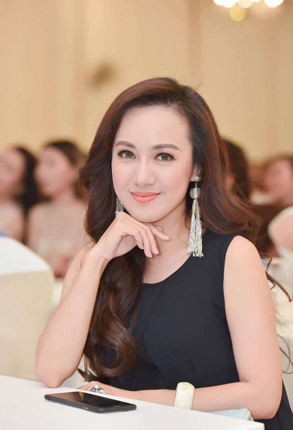 Đời thực trẻ trung nhí nhảnh của MC thời sự 19h Hoài Anh - 5 Đời thực trẻ trung nhí nhảnh của MC thời sự 19h Hoài Anh - 5