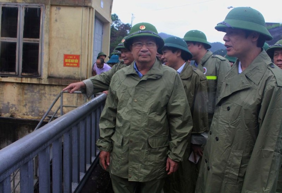 Phó Thủ tướng Trịnh Đình Dũng kiểm tra công tác phòng chống bão số 4 tại Thanh Hóa - 3 Phó Thủ tướng yêu cầu Thanh Hóa tập trung mọi nguồn lực đảm bảo an toàn về tính mạng và tài sản của người dân