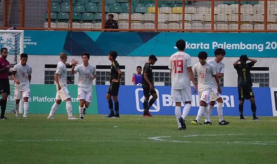 Olympic Nhật Bản 4-0 Olympic Pakistan: Áp lực lên Việt Nam - 3
Olympic Nhật Bản liên tục ghi bàn vào lưới Olympic Pakistan