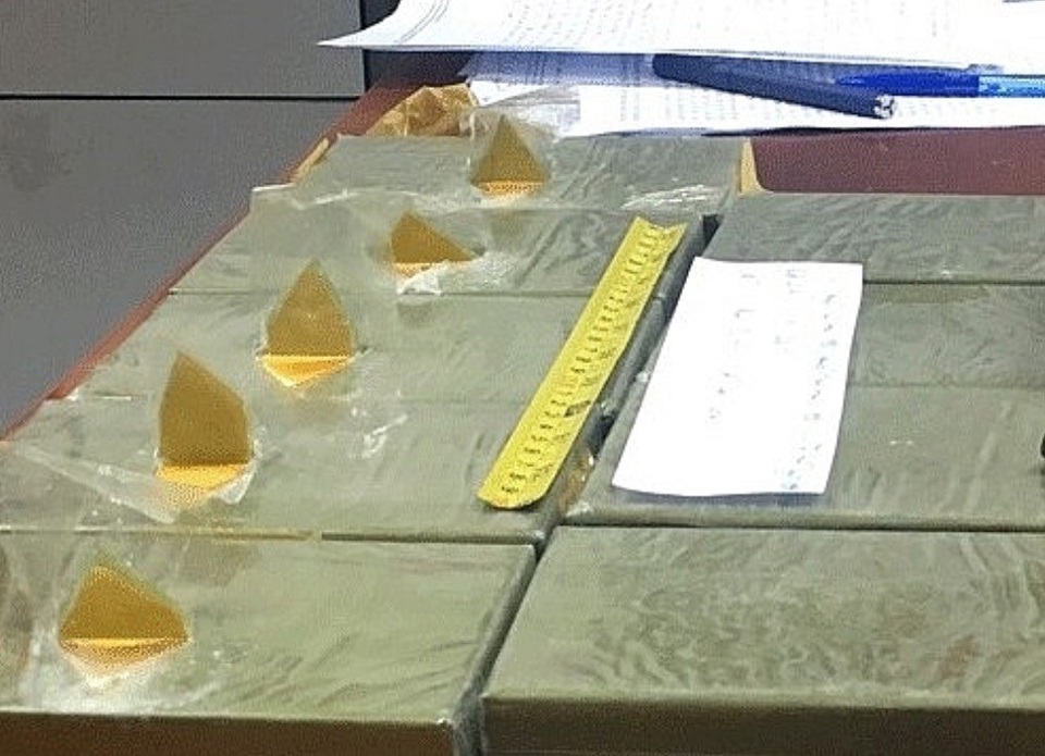 Tang vật 9 bánh heroin