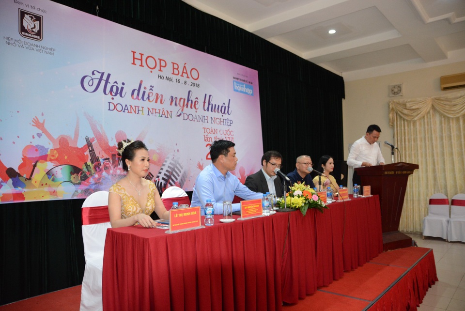 Hội diễn doanh nhân doanh nghiệp toàn quốc lần thứ VIII - 1
Họp báo Hội diễn doanh nhân doanh nghiệp toàn quốc lần thứ VIII