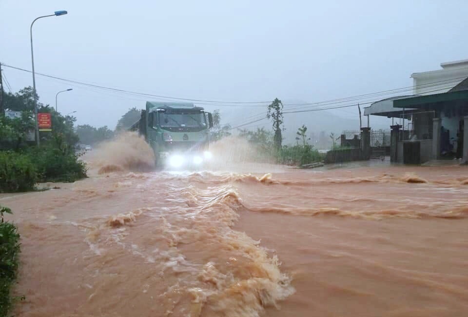 Nghệ An: Mưa lớn gây ngập lụt nhiều nơi - 11 Nghệ An: Mưa lớn gây ngập lụt nhiều nơi - 11